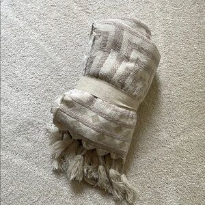 Beige Geometric Patterned Throw Blanket